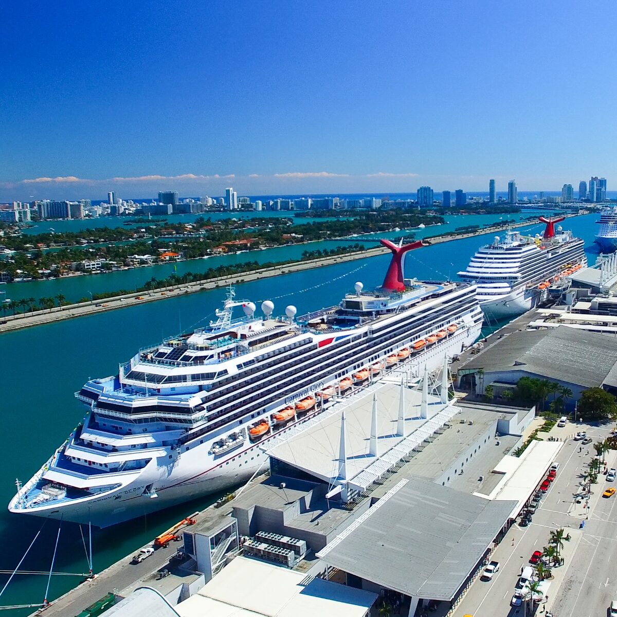 Royal Caribbean vs Carnival Cruise